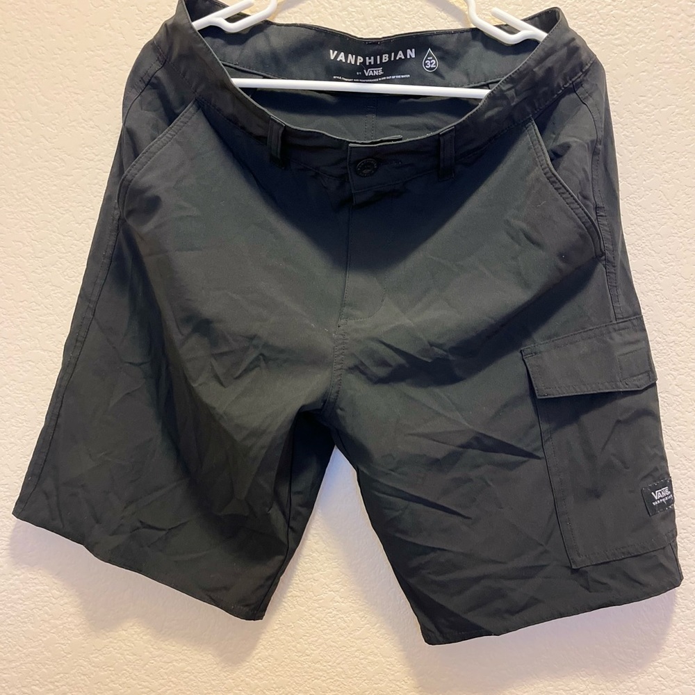 Men’s shorts (Vans)